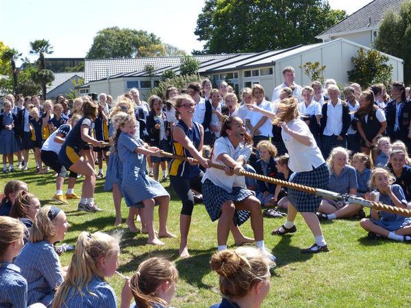 The Girls Put Their Backs Into The Tug o' War